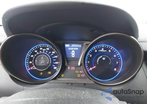 2016 Hyundai Genesis 3.8 Base z USA, uszkodzony, nr VIN KMHHT6KJ6GU134237